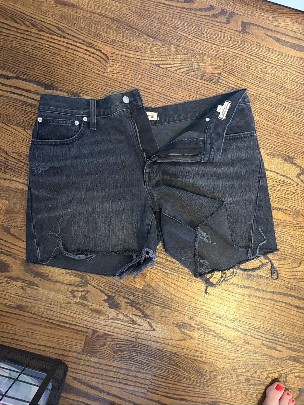 Madewell Relaxed Mid-Length Denim Shorts - Picture 3 of 6